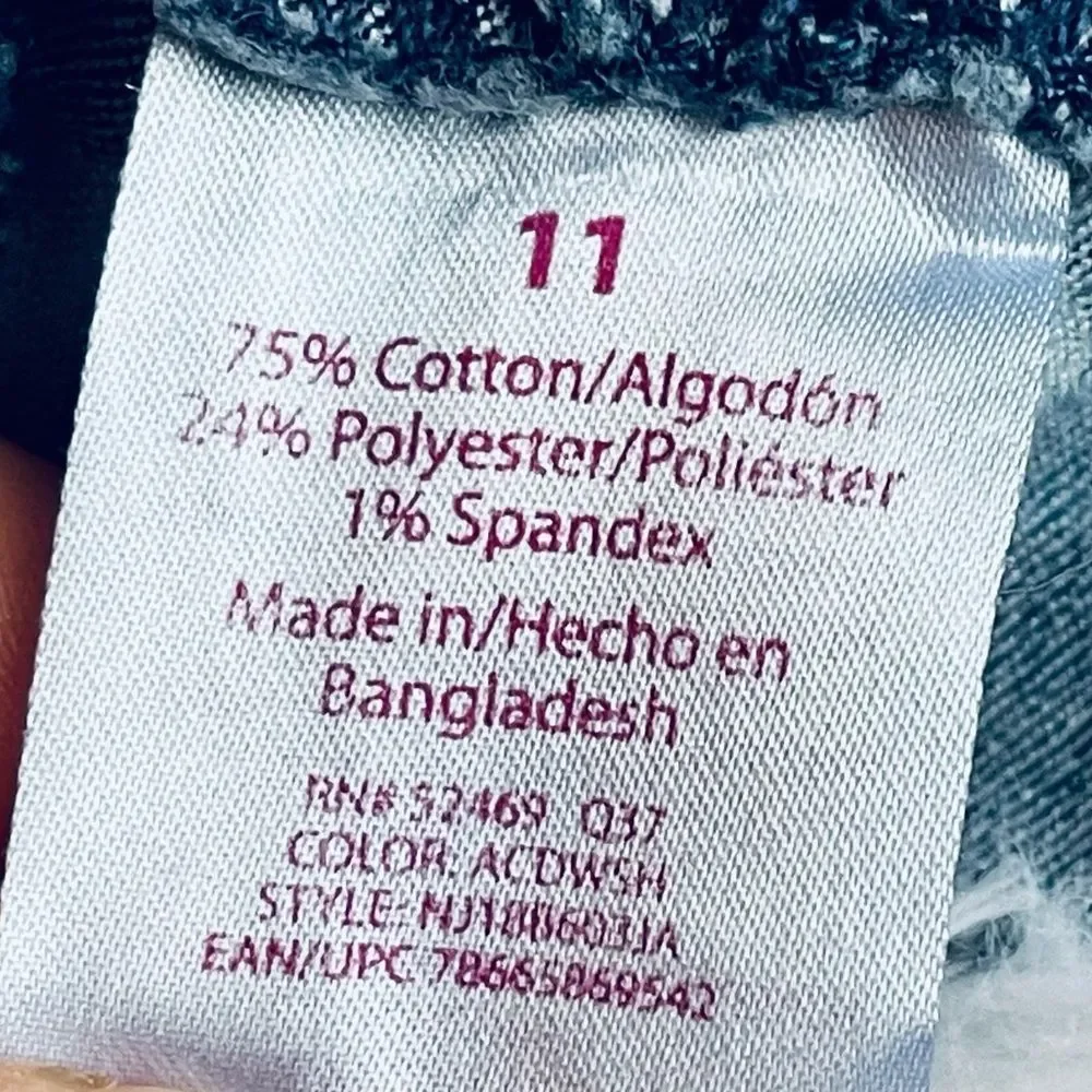 EUC No Boundaries High Waisted Acid Wash Denim Jean Shorts 11 - Picture 14 of 16